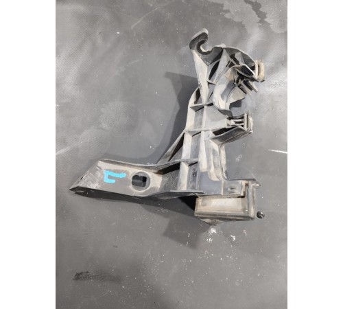 Кронштейн(крепление) кузова левый