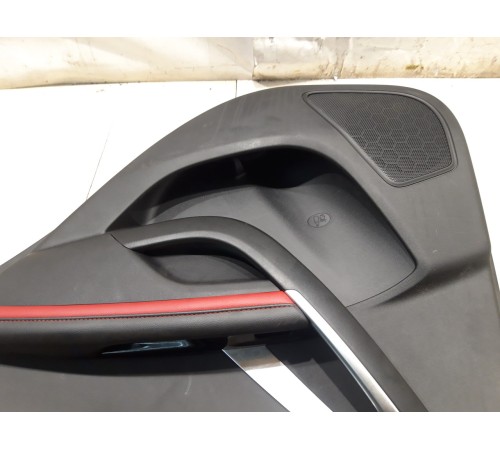 Обшивка двери (задняя, правая)