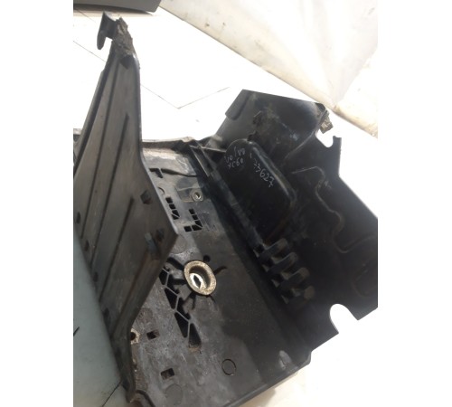 Крепление (корпус) аккумулятора