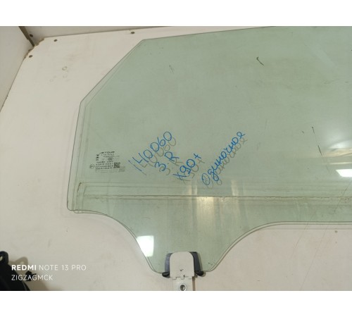 Стекло двери заднее правое