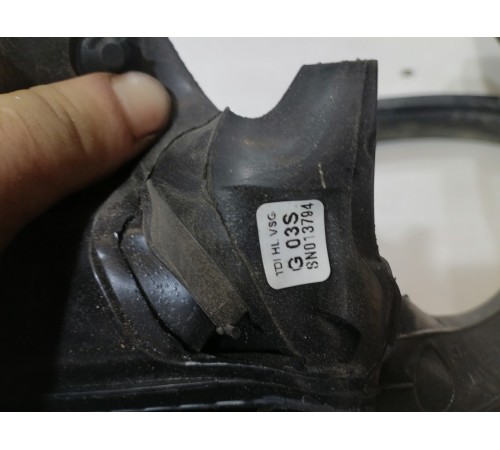 Уплотнитель двери задний левый