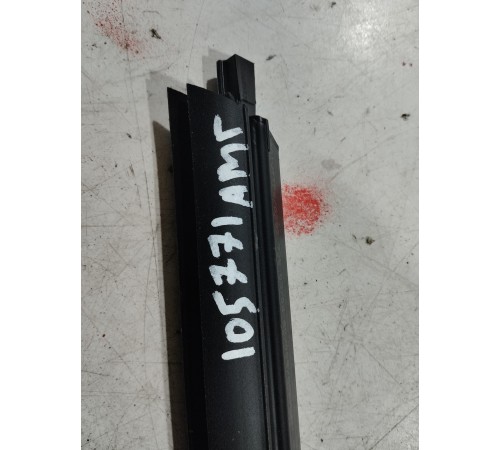 Уплотнитель стекла (задний левый внутренний)