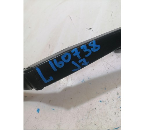 Поводок стеклоочистителя левый