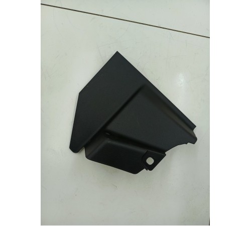 Накладка центральной консоли правая 