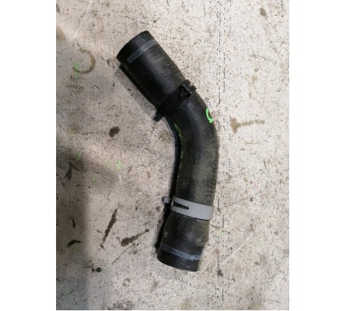 Патрубок радиатора