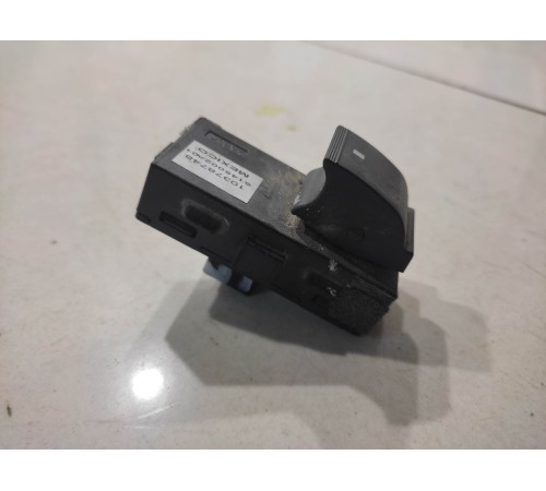 Кнопка стеклоподъемника (задняя левая)