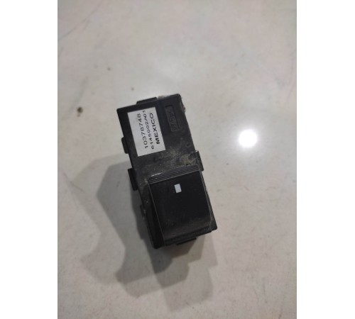 Кнопка стеклоподъемника (задняя левая)