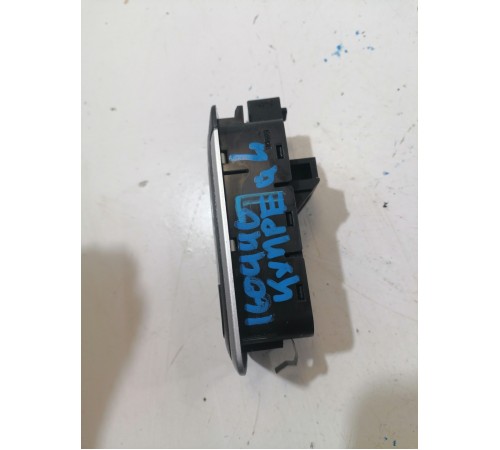 Плафон освещения салона левый