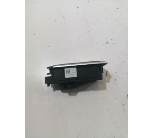 Плафон освещения салона левый