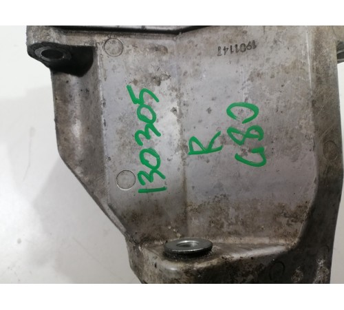 Кронштейн двигателя правый