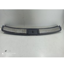 Накладка замка крышки багажника нижняя