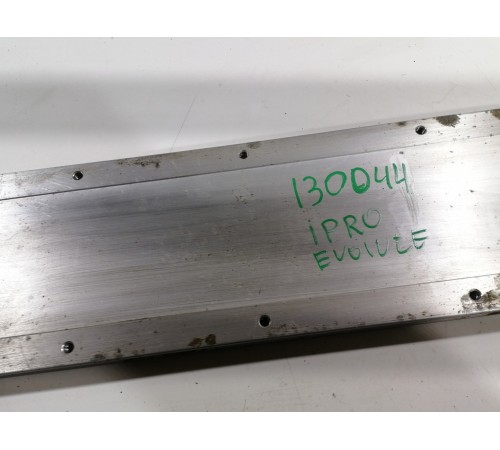 Пластина крепления основной батареи поперечная