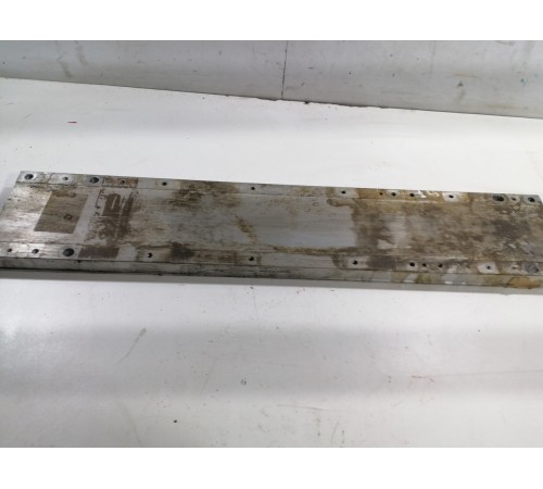 Пластина крепления основной батареи поперечная