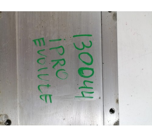 Пластина крепления основной батареи поперечная