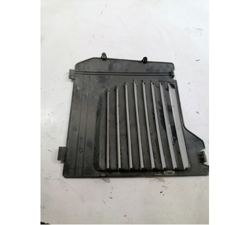 Накладка пластик воздуховод подкапотного пространства