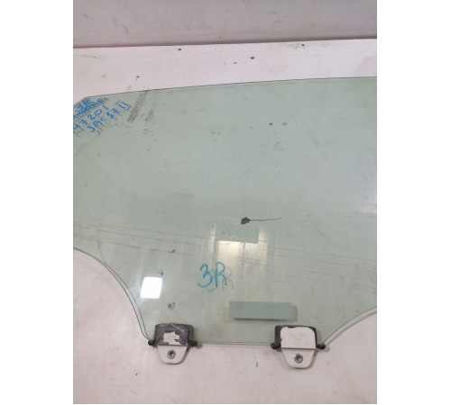 Стекло двери заднее правое