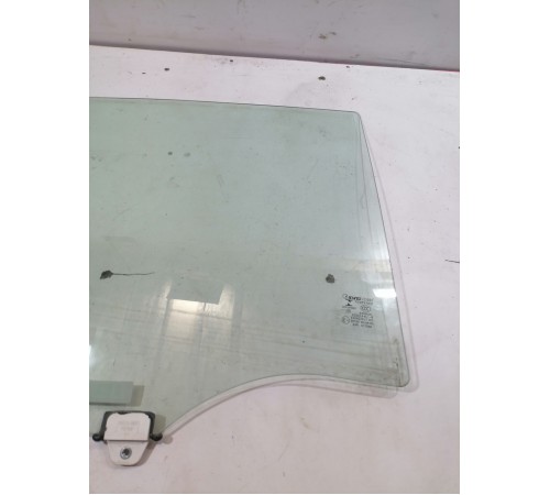 Стекло двери заднее правое