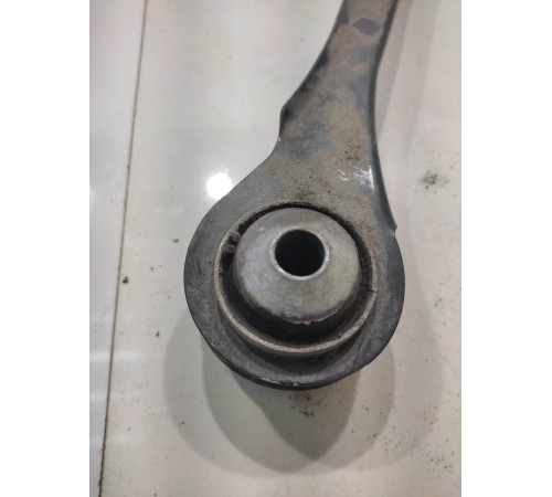 Рычаг подвески (задний, правый)