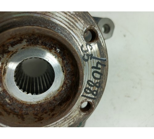 Кулак поворотный передний правый