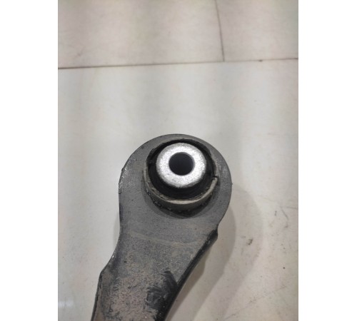 Рычаг подвески (задний, правый)