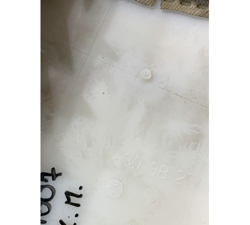 Обшивка центральной стойки (правая)