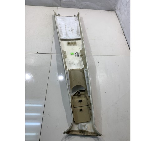 Обшивка центральной стойки (правая)