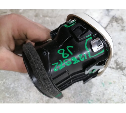 Воздушный дефлектор салона