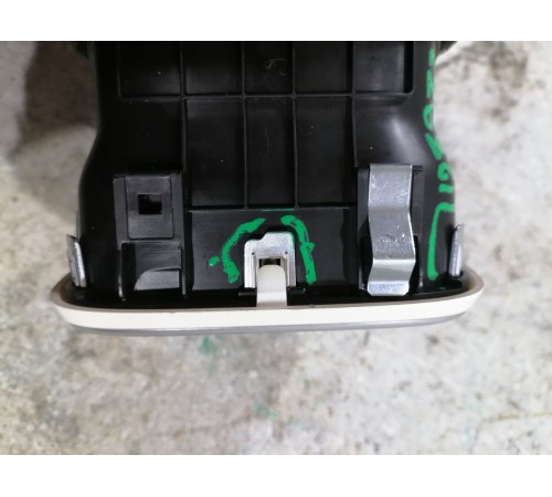 Воздушный дефлектор салона