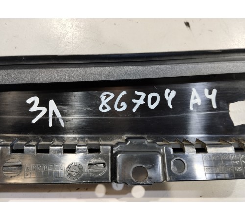 Молдинг двери(задний левый)