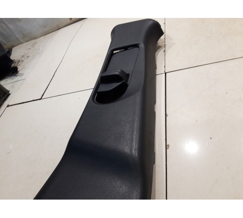 Обшивка центральной стойки(левая верхняя)