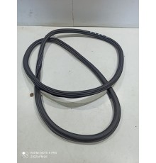 Уплотнитель двери(передний правый)