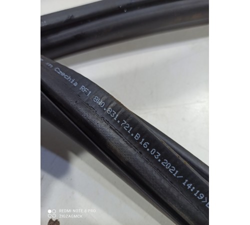 Уплотнитель двери(передний правый)