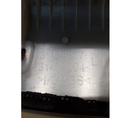 Обшивка стойки (передняя, левая)