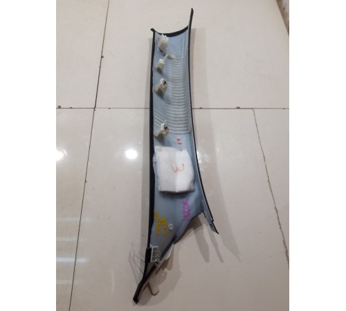 Обшивка стойки (передняя, левая)