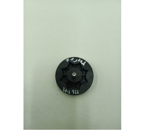 Болт крепления запасного колеса