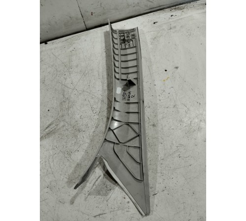 Обшивка стойки лобового стекла правая