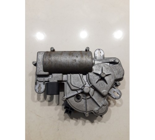 Доводчик замка крышки багажника