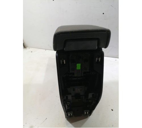 Центральная консоль с подлокотником