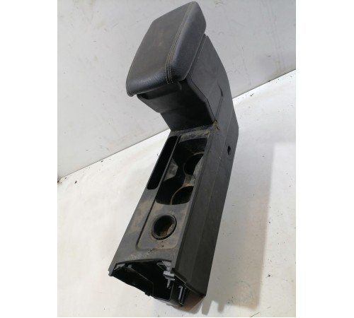 Центральная консоль с подлокотником