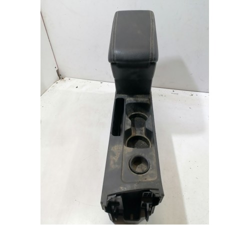 Центральная консоль с подлокотником