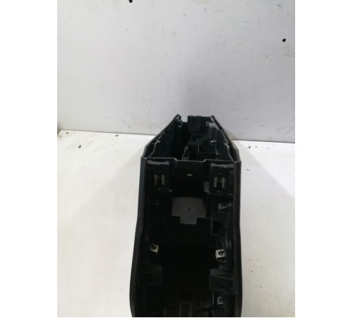 Центральная консоль с подлокотником