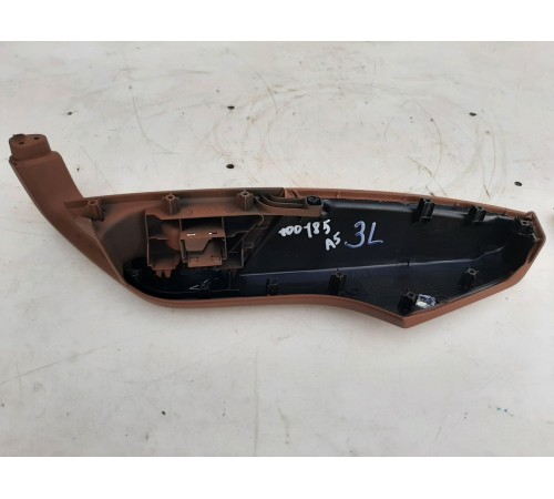 Подлокотник двери (задний левый)