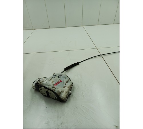 Замок двери задний левый