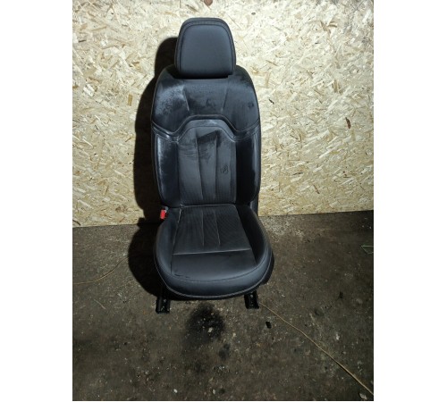 Сиденье переднее левое