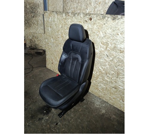 Сиденье переднее левое