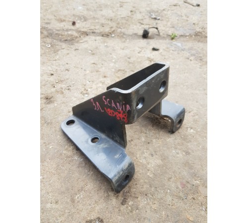 Кронштейн крепления заднего крыла