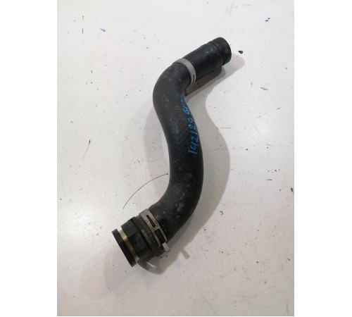 Патрубок системы охлаждения