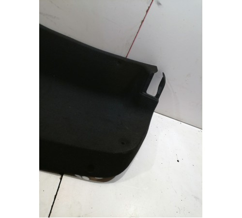 Обшивка крышки багажника