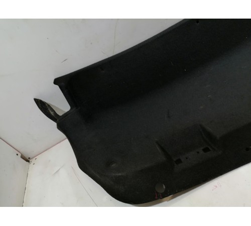 Обшивка крышки багажника