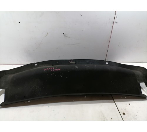 Обшивка крышки багажника